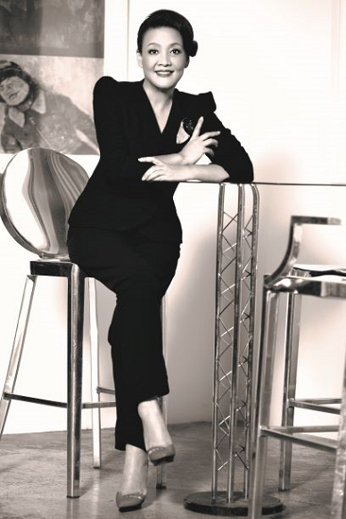 张兰个人艺术照 张兰个人艺术照