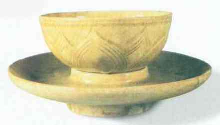 南朝青瓷托盏 南朝青瓷托盏