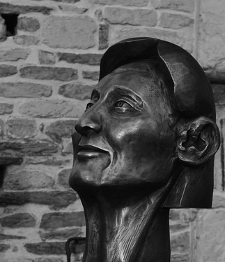 韩素音雕像 韩素音雕像