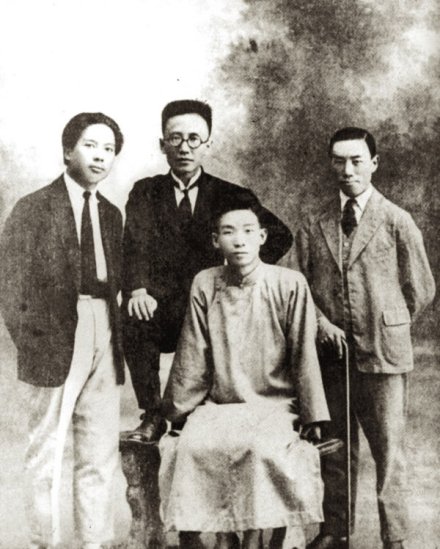 郭沫若、郁达夫、王独清、成仿吾
郭沫若、郁达夫、王独清、成仿吾