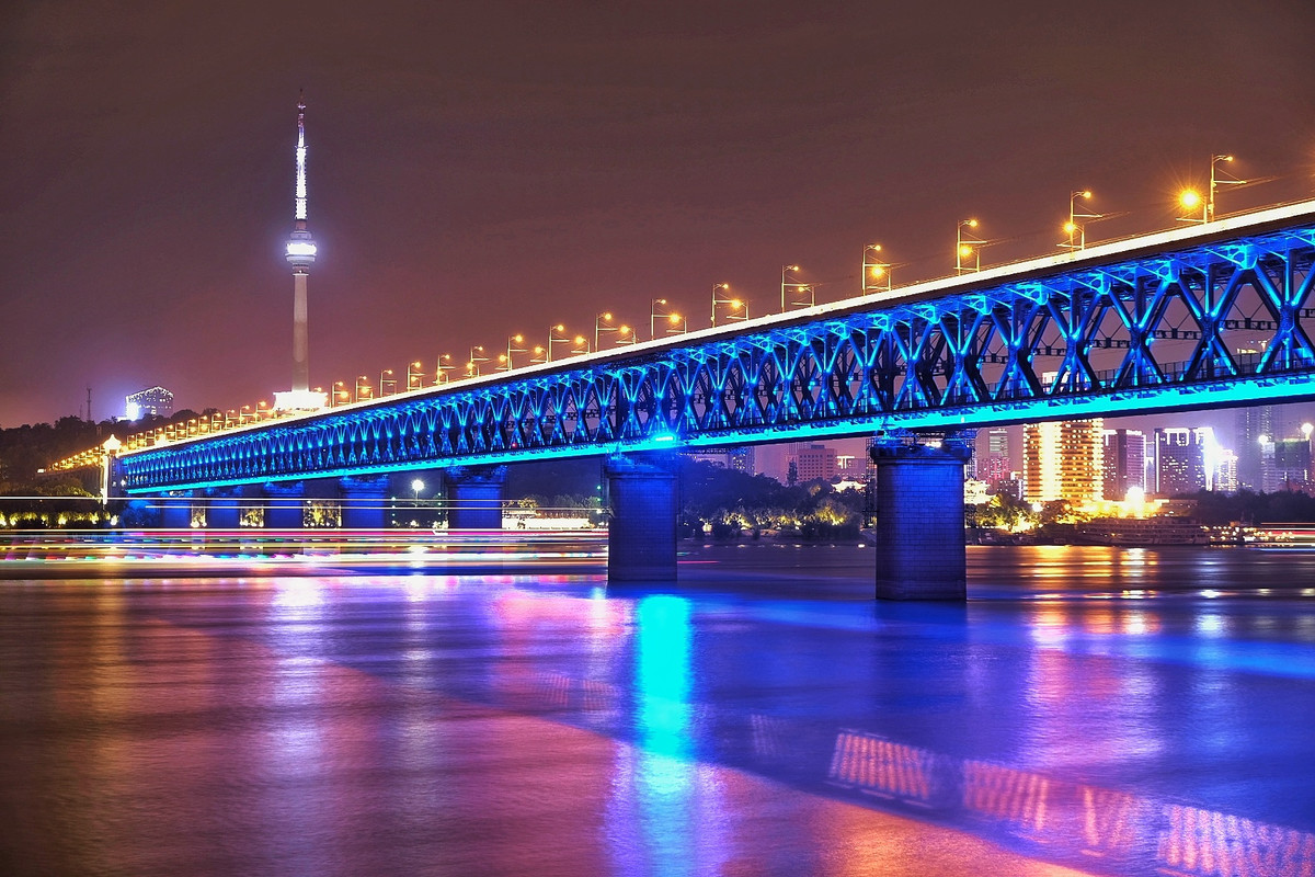 武汉长江大桥灯光夜景