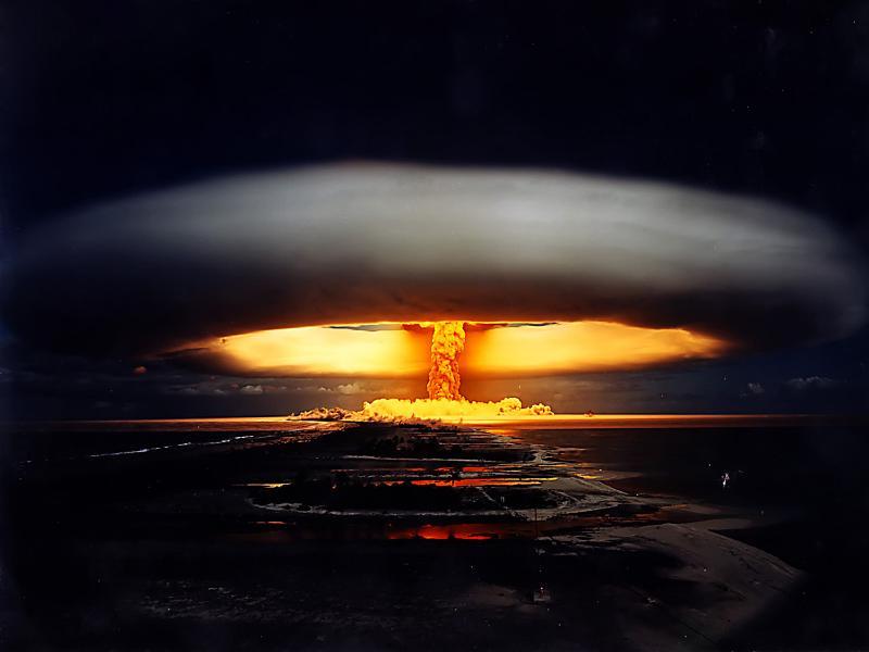 氢弹试验爆炸景象