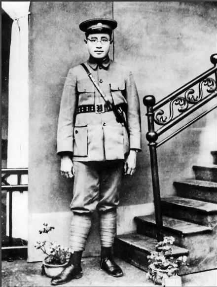 图为1926年刘伯承入党后不久
图为1926年刘伯承入党后不久