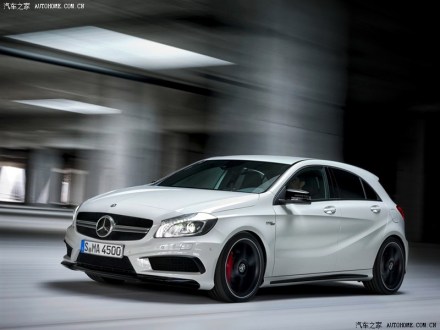 奔驰A45 AMG 奔驰A45 AMG