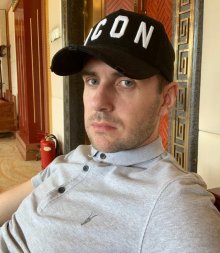 赛场外的塞尔比 赛场外的塞尔比