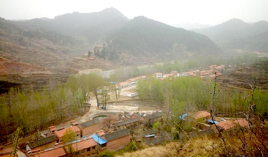 沁河上游太岳山间谷地