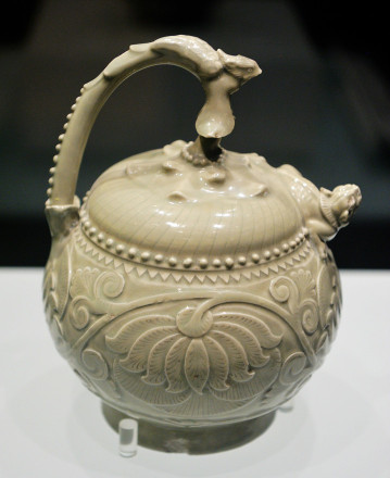 宋·青釉提梁倒注瓷壶