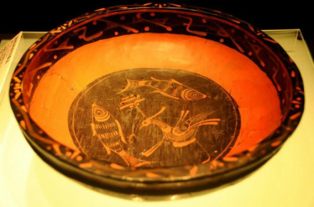 秦·彩绘凤鱼纹漆盂