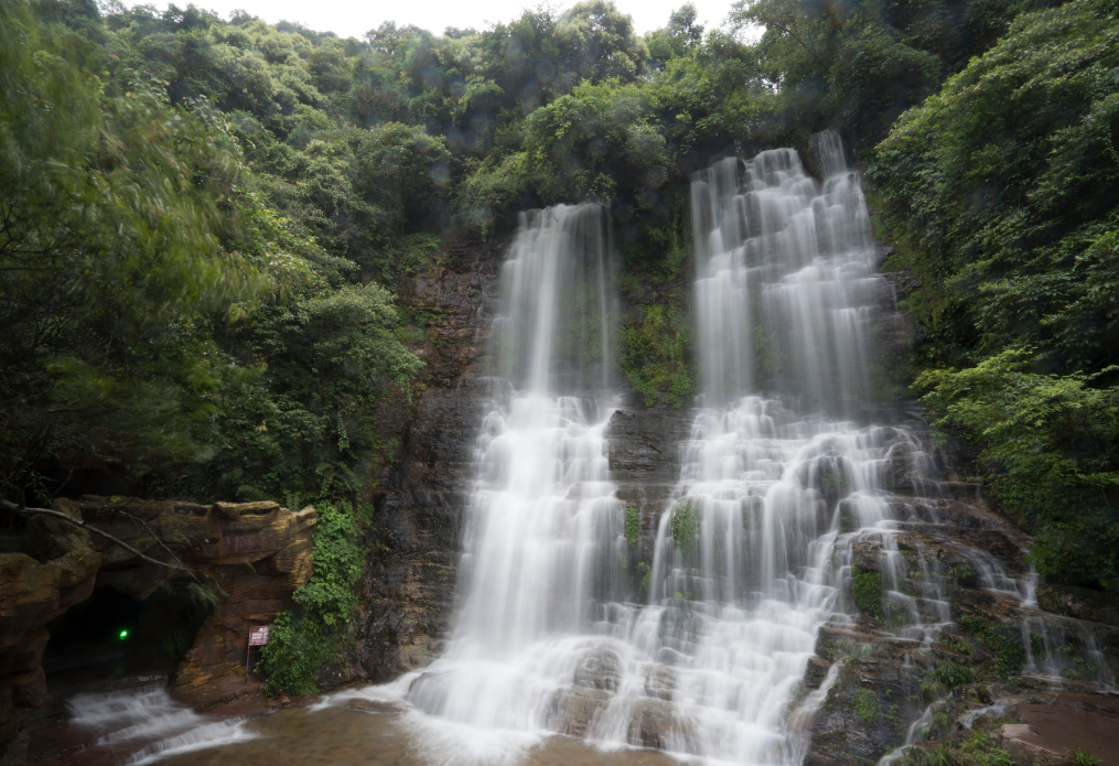 桂林红溪森林瀑布景区