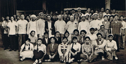 1965年《满园春色》在中南海演出 1965年《满园春色》在中南海演出