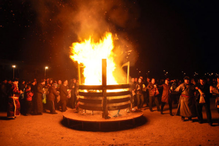 阿拉善右旗祭火仪式