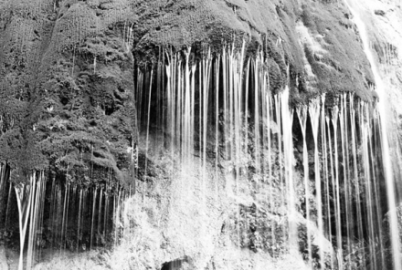 中条山森林公园里瀑布如帘 中条山森林公园里瀑布如帘