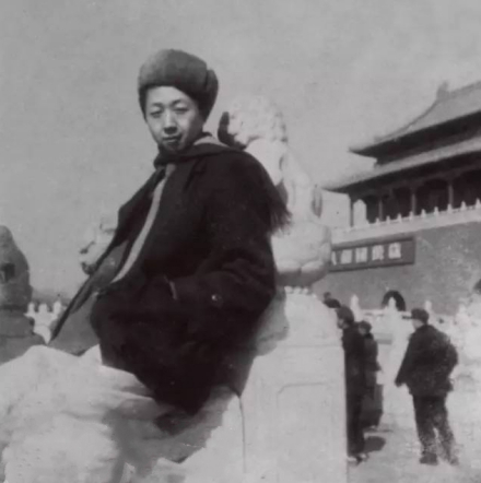1956年,流沙河在天安门 1956年,流沙河在天安门