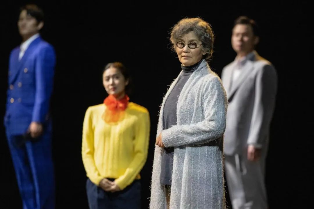 舞台剧《繁花》第二季 饰演 黎老师 舞台剧《繁花》第二季 饰演 黎老师