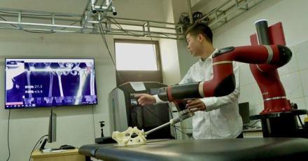 校企合作研发的首批3个项目亮相 校企合作研发的首批3个项目亮相