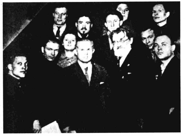 1931年赫鲁晓夫与红色普列斯尼亚区的党代表在一起  