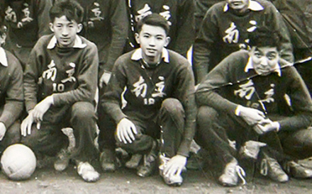 效力于南京市足球队时的厉声教(中) 效力于南京市足球队时的厉声教(中)