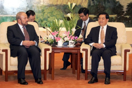 胡锦涛会见阿尔巴尼亚总理纳诺(2004年) 胡锦涛会见阿尔巴尼亚总理纳诺(2004年)