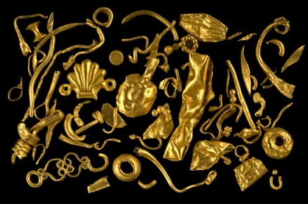 托勒密王朝废墟中发掘出来的珍宝饰物残片
托勒密王朝废墟中发掘出来的珍宝饰物残片