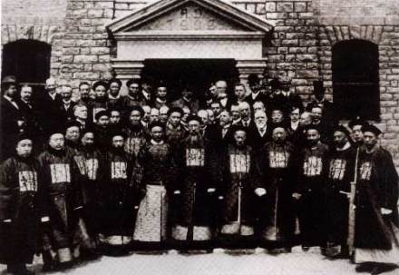 1911年4月17日,前排居中为孙宝琦 1911年4月17日,前排居中为孙宝琦