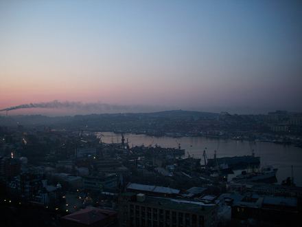 符拉迪沃斯托克金角湾的黎明 符拉迪沃斯托克金角湾的黎明