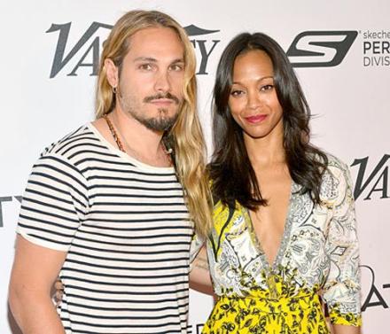 佐伊·索尔达娜和丈夫凯斯·布里顿
佐伊·索尔达娜和丈夫凯斯·布里顿