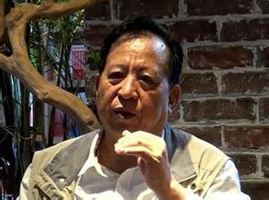 郑彦英近影
郑彦英近影