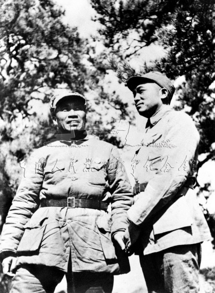 八路军总司令朱德、副总司令彭德怀 八路军总司令朱德、副总司令彭德怀