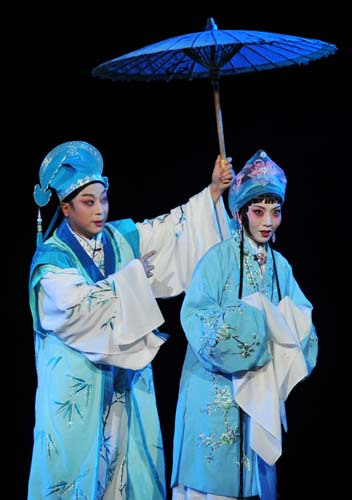 评剧《拜月记》
评剧《拜月记》