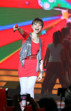 张靓颖为“2010南非世界杯”献唱主题曲