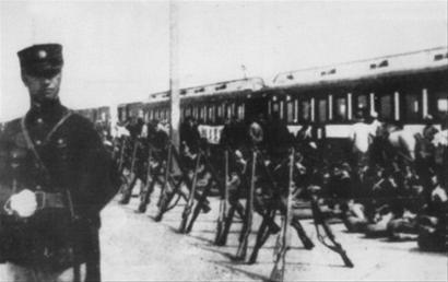 冯庸率歼俄义勇军赴满洲里途中的场景 冯庸率歼俄义勇军赴满洲里途中的场景