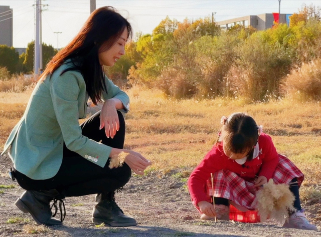 张扬采访航天员王亚平的女儿