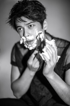 郭品超《芭莎男士》