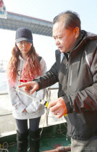 2012年，张靓颖探访“长江江豚科考项目”