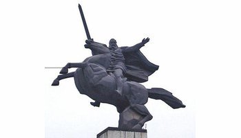 黄巢曹县雕像