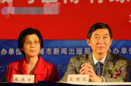 吴建民与夫人施燕华 吴建民与夫人施燕华