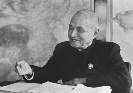 李四光在办公室工作 李四光在办公室工作