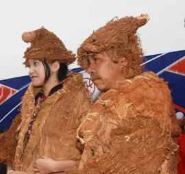 苦聪树皮衣 苦聪树皮衣