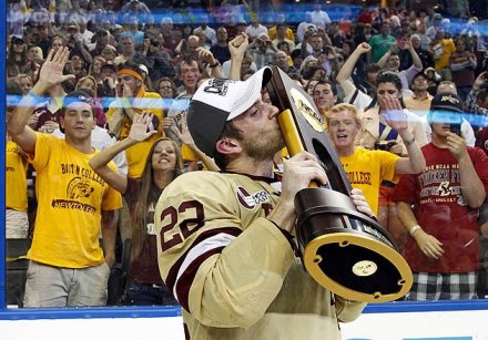 BC获得全美NCAA冰球联赛冠军 BC获得全美NCAA冰球联赛冠军