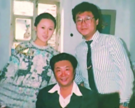 范伟杨宝玲夫妇和范伟的师父的合影 范伟杨宝玲夫妇和范伟的师父的合影