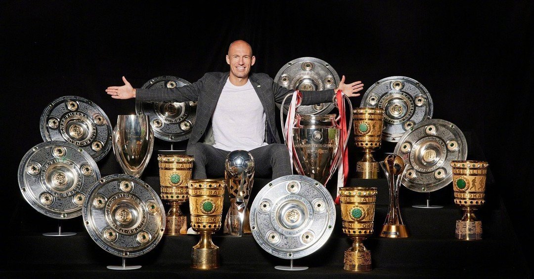 罗本在拜仁慕尼黑获得的奖杯 罗本在拜仁慕尼黑获得的奖杯