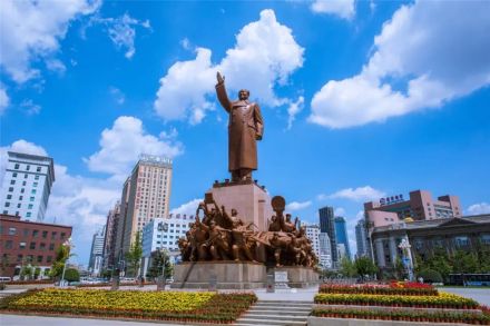 沈阳中山广场毛主席像 沈阳中山广场毛主席像