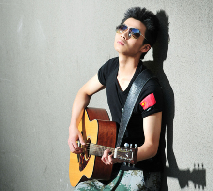 歌手:易白 歌手:易白