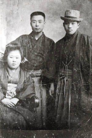 羽太信子(左一) 羽太信子(左一)