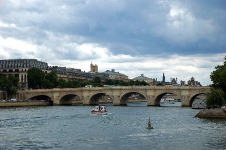 塞纳河上的新桥 塞纳河上的新桥