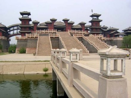 诼州影视城复原的邺城铜雀台 诼州影视城复原的邺城铜雀台