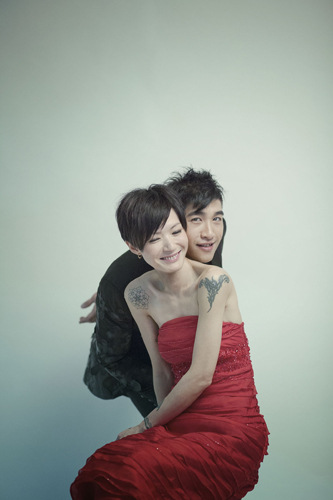 卢巧音与丈夫苏浩才结婚照 卢巧音与丈夫苏浩才结婚照