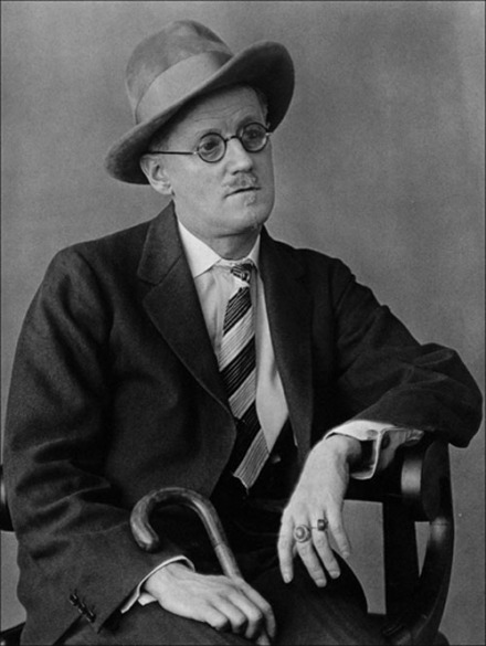 詹姆斯·乔伊斯
詹姆斯·乔伊斯