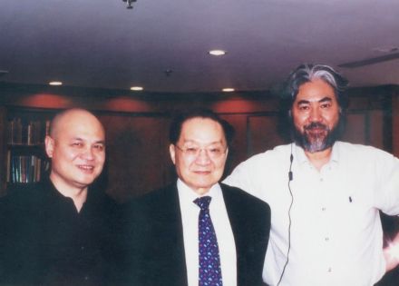 马中骏和张纪中金庸合影 马中骏和张纪中金庸合影