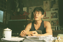 《中国合伙人》成东青